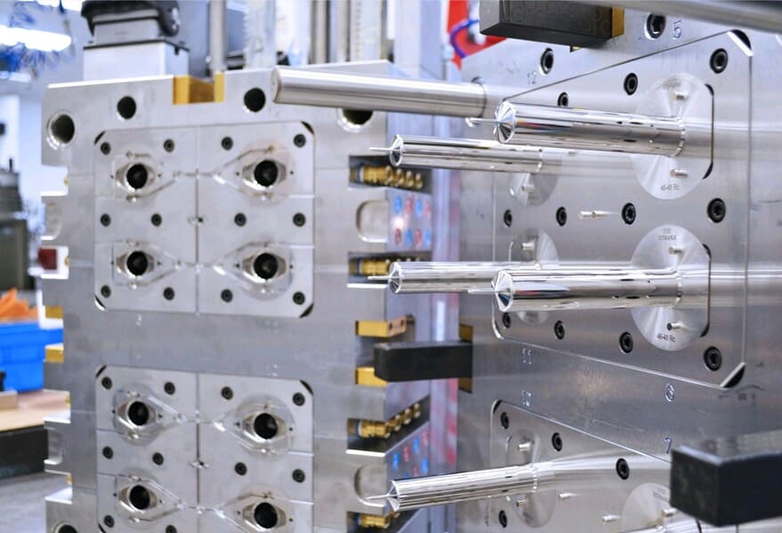 Safe tools for cleaning an injection mold how to clean injection mold with safe tools and inspection